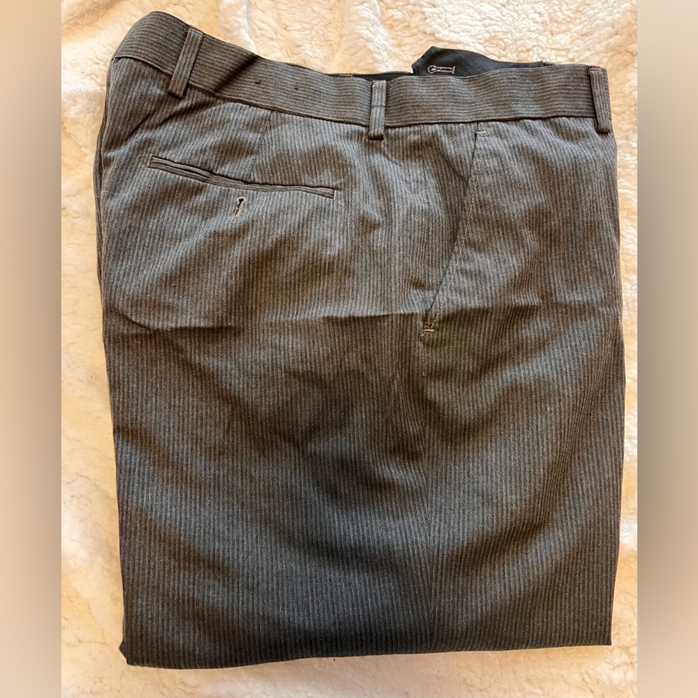 Men’s size 34x30 black dress pants.  Brand name Producer